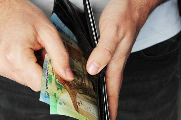 Использование карты в банкомате: ввод ПИН-кода и выбор суммы